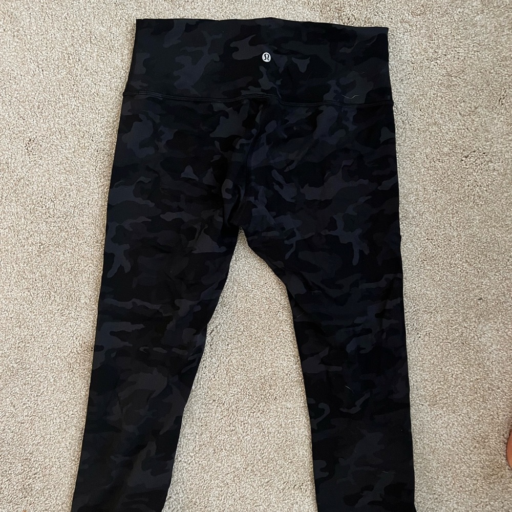 Lululemon Align Camo capri pants